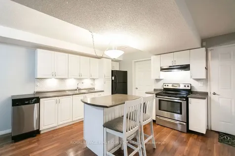 28 Hewitt Place Barrie ON L4M 7B3