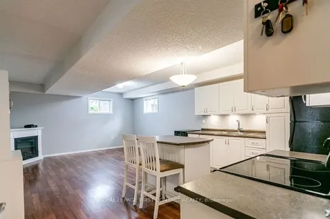 28 Hewitt Place Barrie ON L4M 7B3