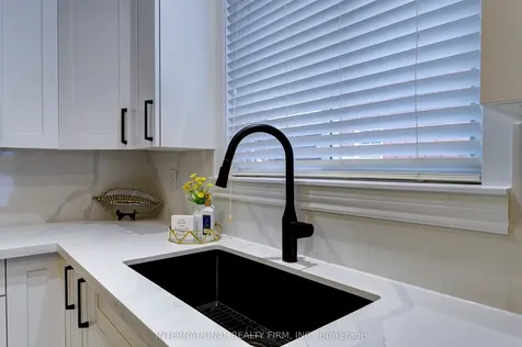 20 Prince William Way Barrie ON L4N 0Y9