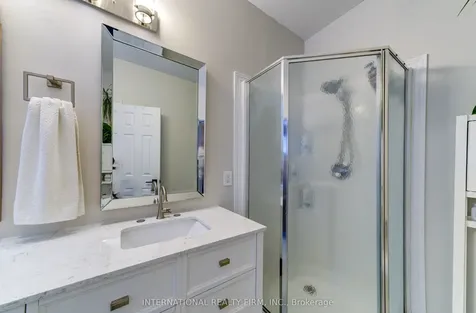 20 Prince William Way Barrie ON L4N 0Y9