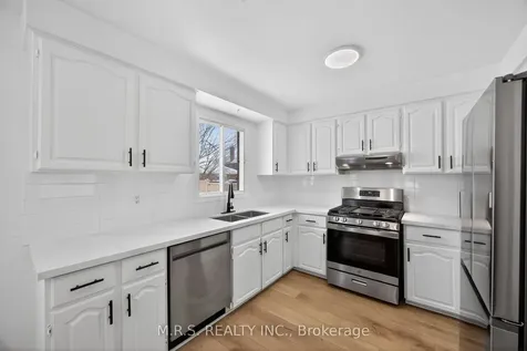 11 Barwick Drive Barrie ON L4N 6Z7