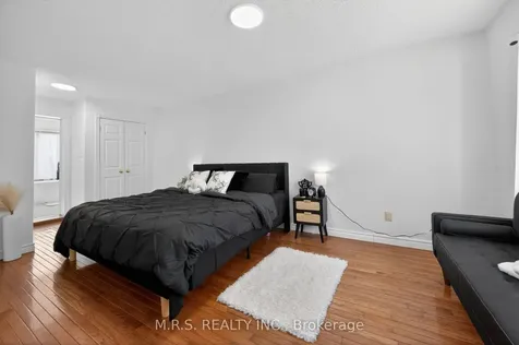 11 Barwick Drive Barrie ON L4N 6Z7