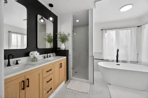 11 Barwick Drive Barrie ON L4N 6Z7