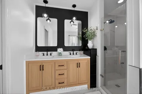 11 Barwick Drive Barrie ON L4N 6Z7