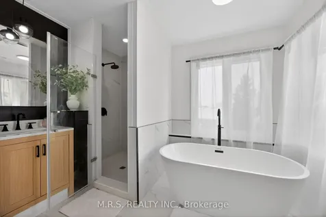 11 Barwick Drive Barrie ON L4N 6Z7