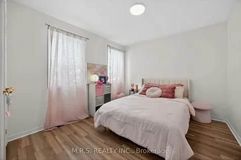 11 Barwick Drive Barrie ON L4N 6Z7