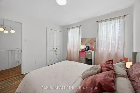 11 Barwick Drive Barrie ON L4N 6Z7