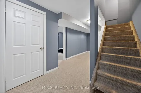 11 Barwick Drive Barrie ON L4N 6Z7