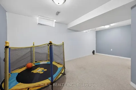 11 Barwick Drive Barrie ON L4N 6Z7