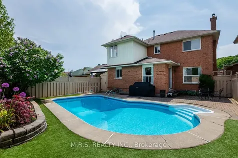 11 Barwick Drive Barrie ON L4N 6Z7