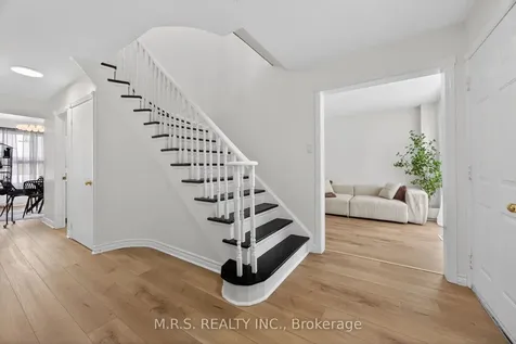 11 Barwick Drive Barrie ON L4N 6Z7