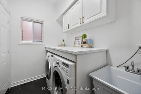 11 Barwick Drive Barrie ON L4N 6Z7