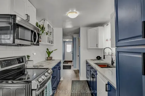 39 Corbett Drive Barrie ON L4M 5S9