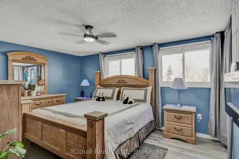 39 Corbett Drive Barrie ON L4M 5S9