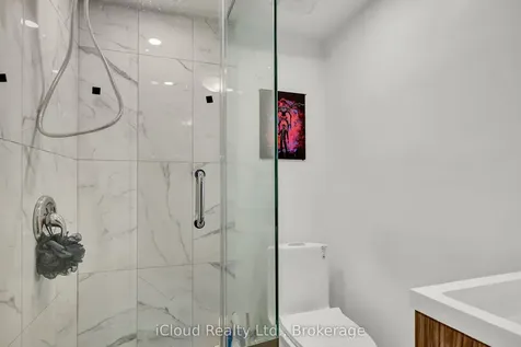 39 Corbett Drive Barrie ON L4M 5S9