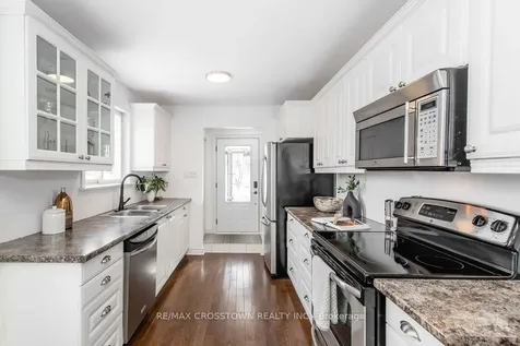 6 Deerpark Drive Barrie ON L4M 4W9