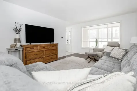 6 Deerpark Drive Barrie ON L4M 4W9