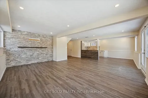 35 Marta Crescent Barrie ON L4N 3N6