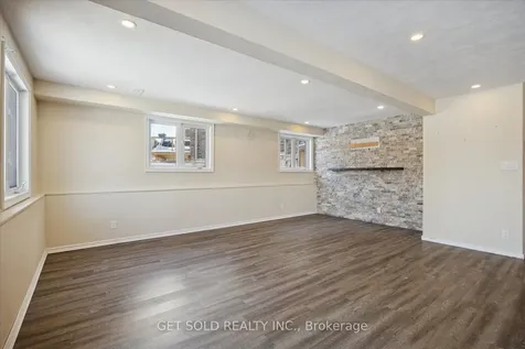 35 Marta Crescent Barrie ON L4N 3N6