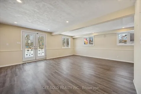 35 Marta Crescent Barrie ON L4N 3N6