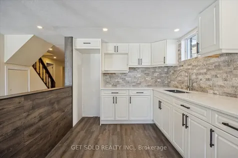 35 Marta Crescent Barrie ON L4N 3N6