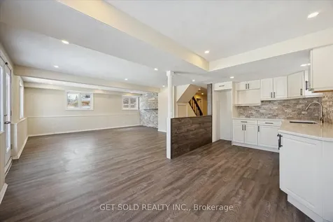 35 Marta Crescent Barrie ON L4N 3N6