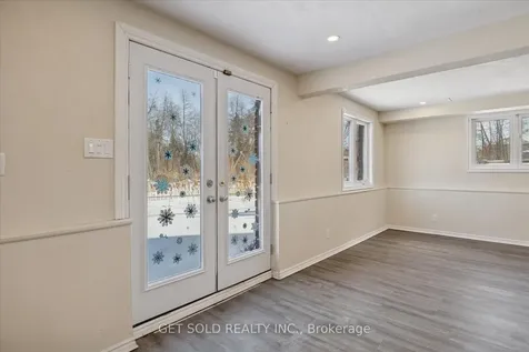 35 Marta Crescent Barrie ON L4N 3N6