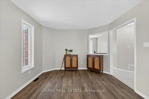 30 Mcveigh Drive Barrie ON L4N 7E3