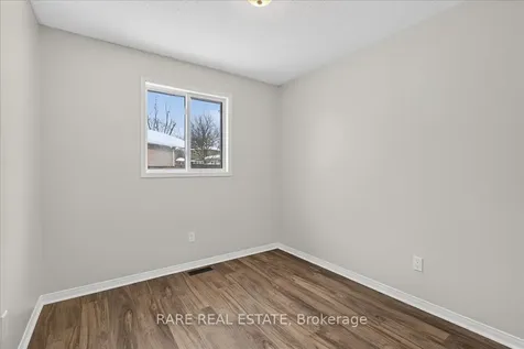 30 Mcveigh Drive Barrie ON L4N 7E3