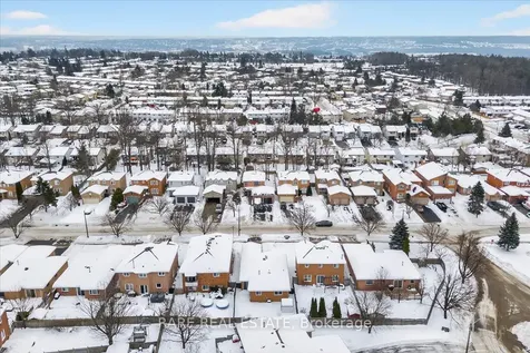 30 Mcveigh Drive Barrie ON L4N 7E3