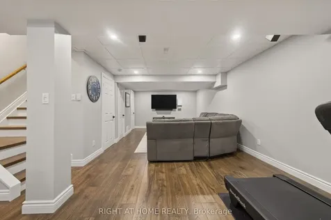 42 Drake Drive Barrie ON L4N 8X4