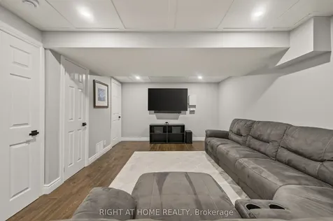 42 Drake Drive Barrie ON L4N 8X4