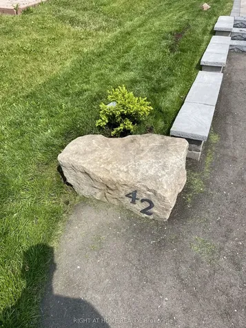 42 Drake Drive Barrie ON L4N 8X4