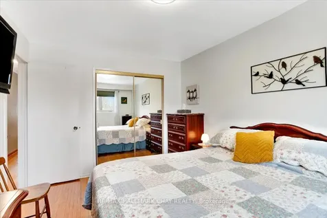 32 Cynthia Court Barrie ON L4M 2X4