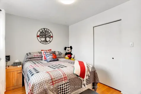 32 Cynthia Court Barrie ON L4M 2X4