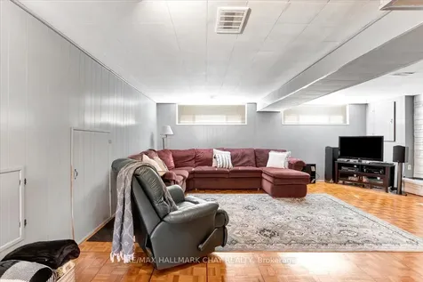 32 Cynthia Court Barrie ON L4M 2X4