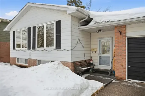 32 Cynthia Court Barrie ON L4M 2X4