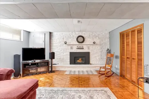 32 Cynthia Court Barrie ON L4M 2X4