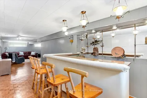 32 Cynthia Court Barrie ON L4M 2X4