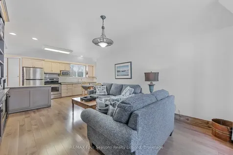 3 Sydenham Trail E Clearview ON L0M 1H0