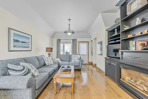 3 Sydenham Trail E Clearview ON L0M 1H0