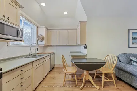 3 Sydenham Trail E Clearview ON L0M 1H0