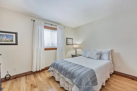3 Sydenham Trail E Clearview ON L0M 1H0