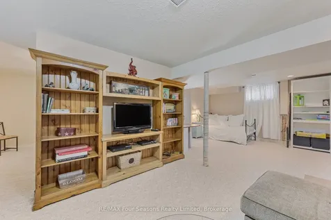 3 Sydenham Trail E Clearview ON L0M 1H0