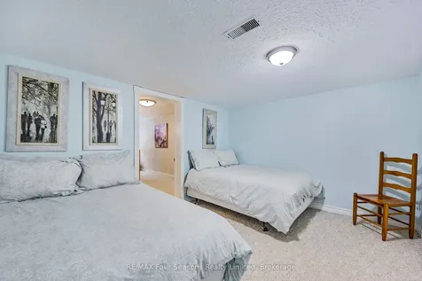 3 Sydenham Trail E Clearview ON L0M 1H0