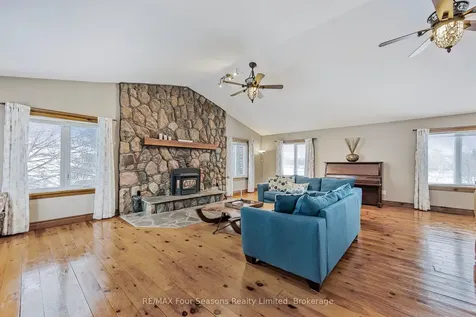3 Sydenham Trail E Clearview ON L0M 1H0