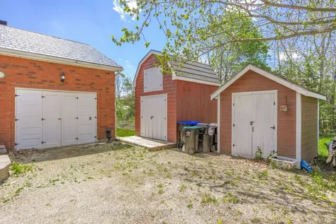 3 Sydenham Trail E Clearview ON L0M 1H0