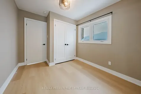 198 Rose Street Barrie ON L4M 2T9