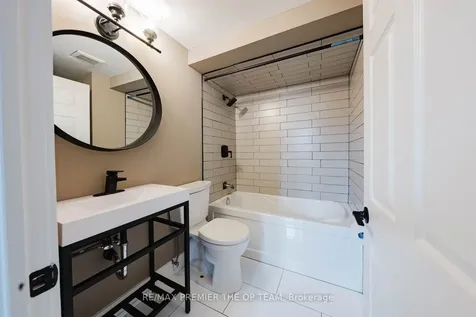 198 Rose Street Barrie ON L4M 2T9