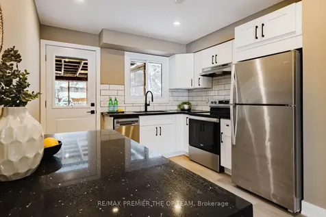 198 Rose Street Barrie ON L4M 2T9